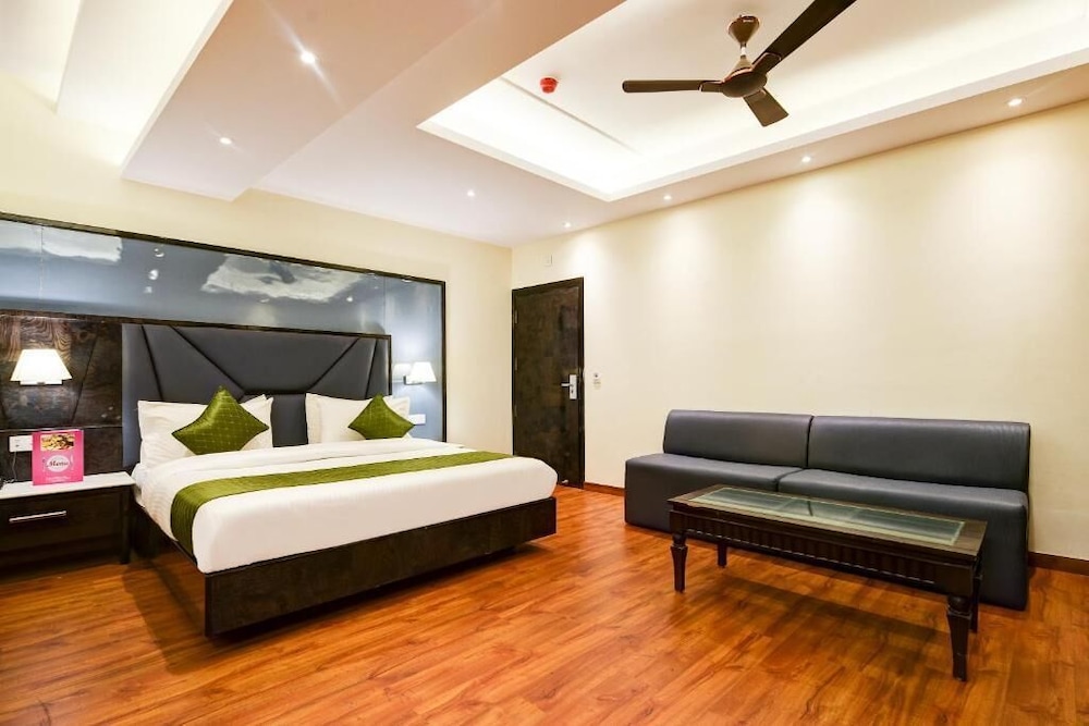 Hotel Geet Deluxe