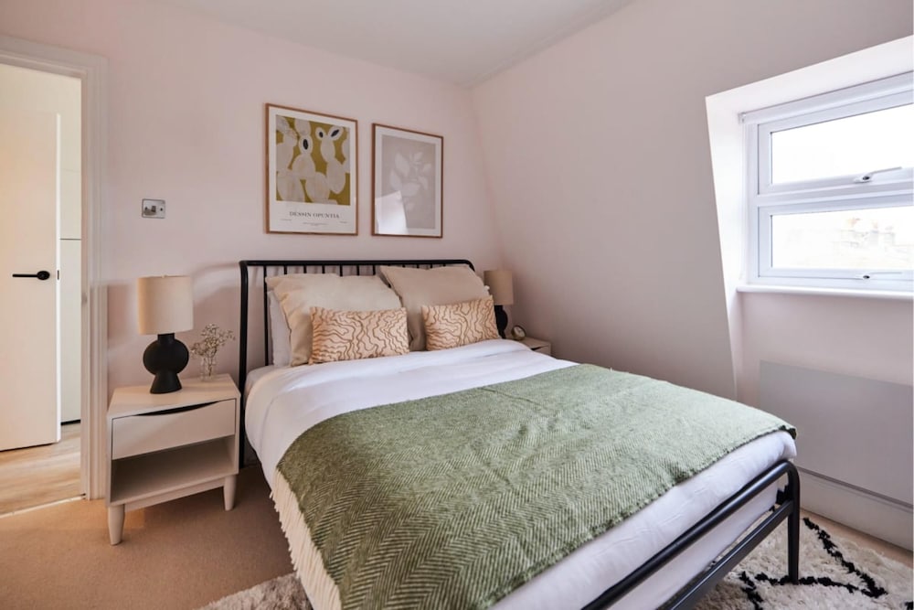 The North Notting Hill Crib - Bright 1bdr Flat