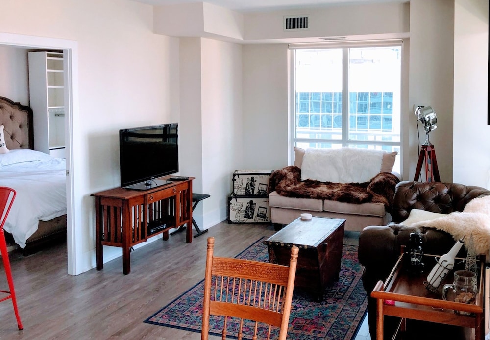 Applewood Suites - CN Tower & Convention