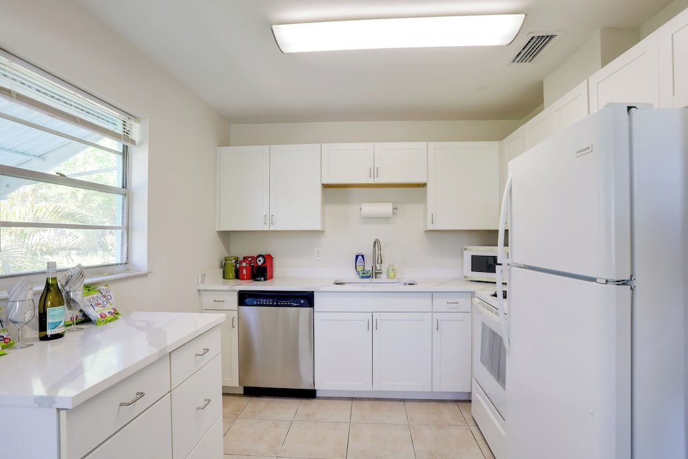 2 Mi to Hobe Sound Beach: Townhome w/ Lanai
