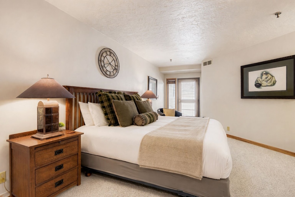 Charming 2br Escape Hot Tub, Bbq & Mountain Comfort 1424 2 Bedroom Condo