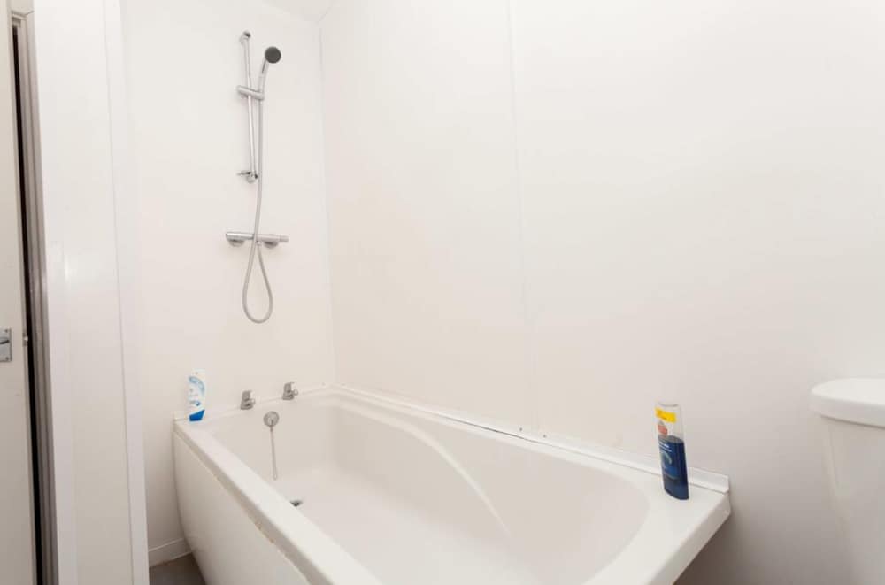 Budget Apartment Shields Road view 3