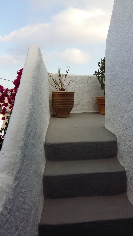 Charming 1705 Castle House in Pirgos Kallistis, Greece