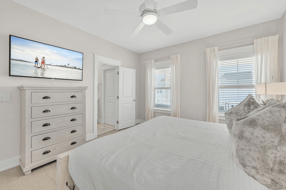 Nacho Beach House by Avantstay Inlet Beach Sleeps 8 Pool