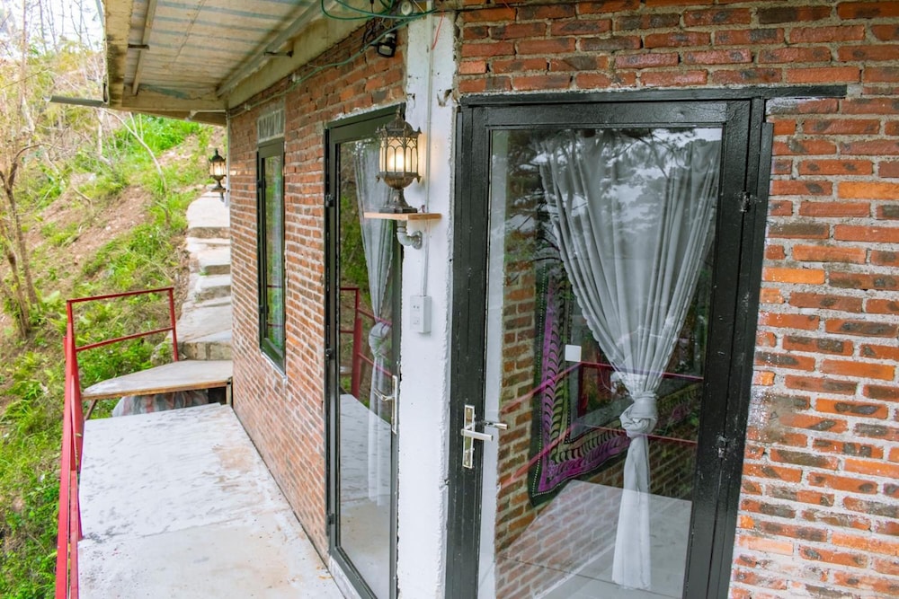Maple Hostel