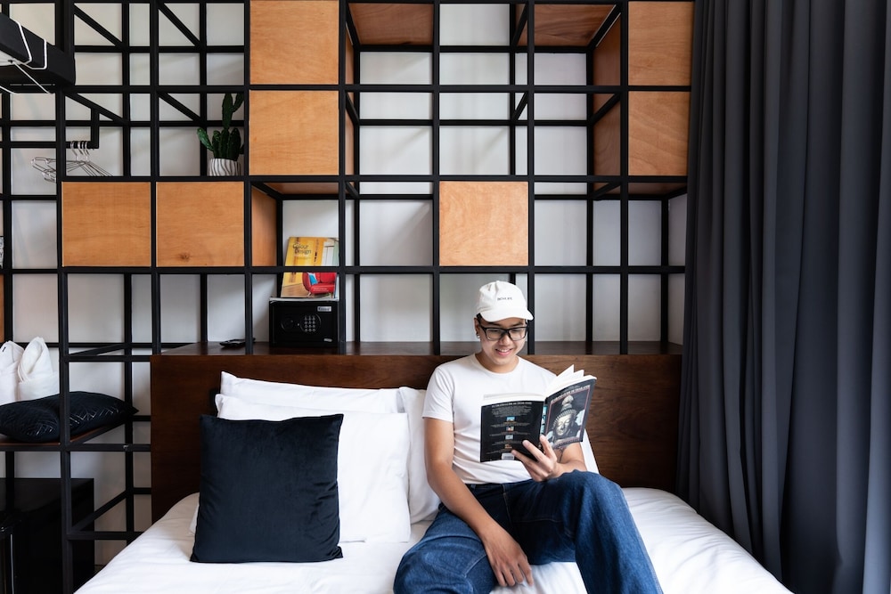 Book a Bed Poshtel - Hostel