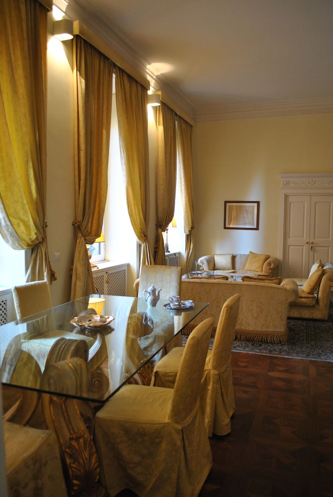 Holiday House Belle Arti