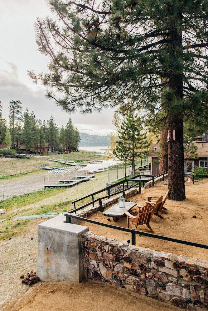 Noon Lodge at Mallard Bay