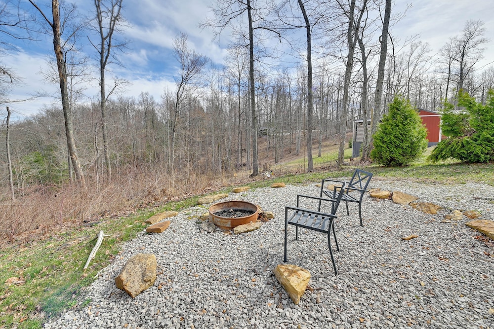 Bring a Pet: Peaceful Frenchburg Cabin on 1 Acre