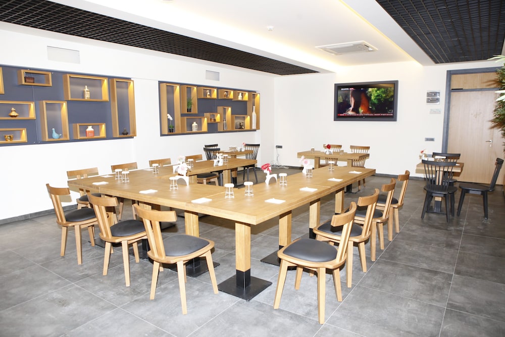 Sapko Airport Otel - Image 15