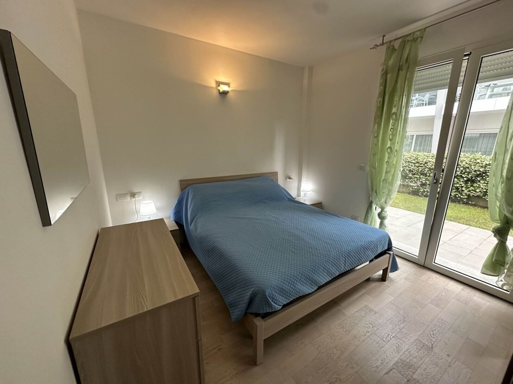 Bright new Apartment Between Beach and City Centre