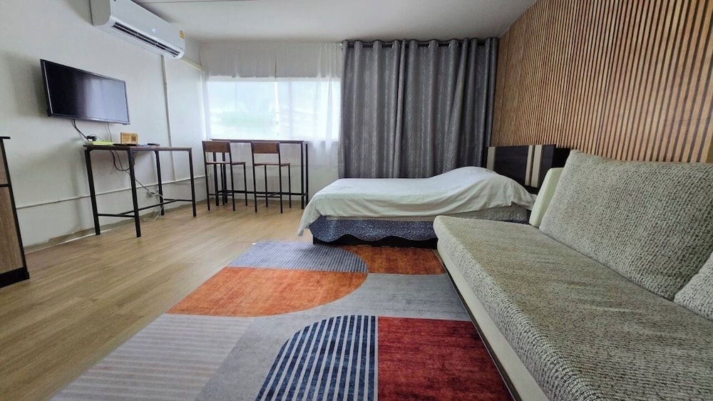 IMPACT Muang Thong Thani,daily rental room, Muang Thong Popular Condo C5