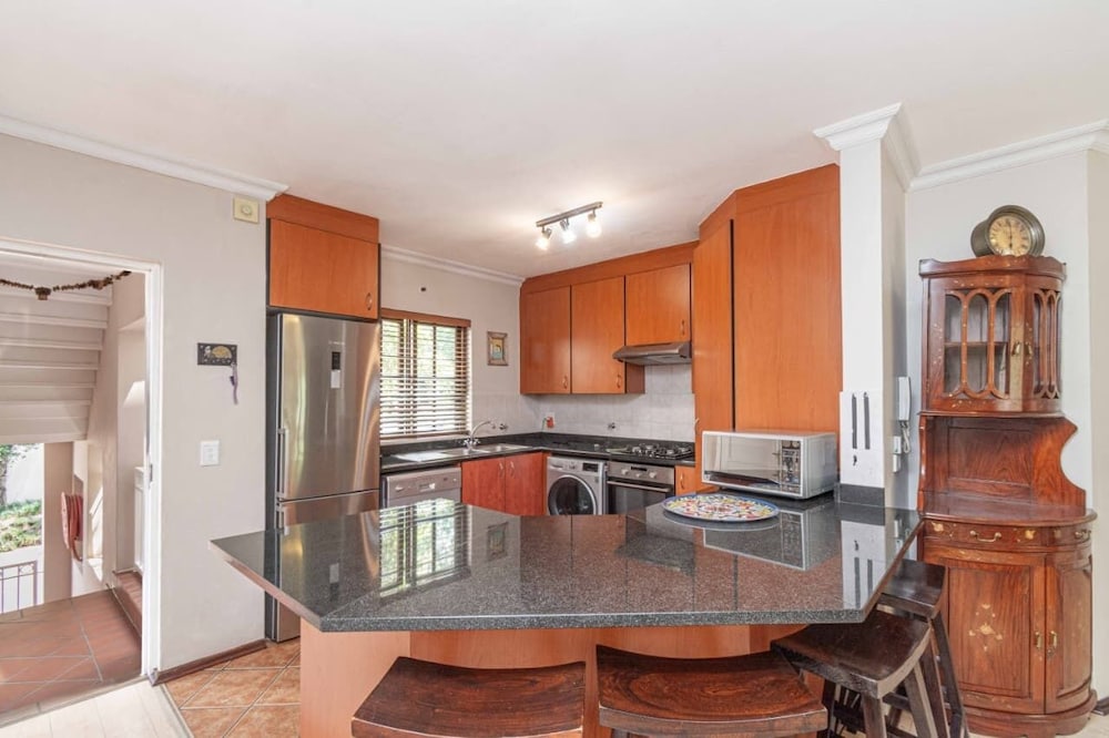 Peaceful Sandton Townhouse in Gated Community