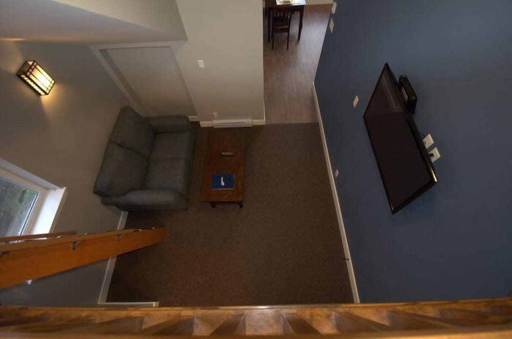 First Avenue Executive Suites