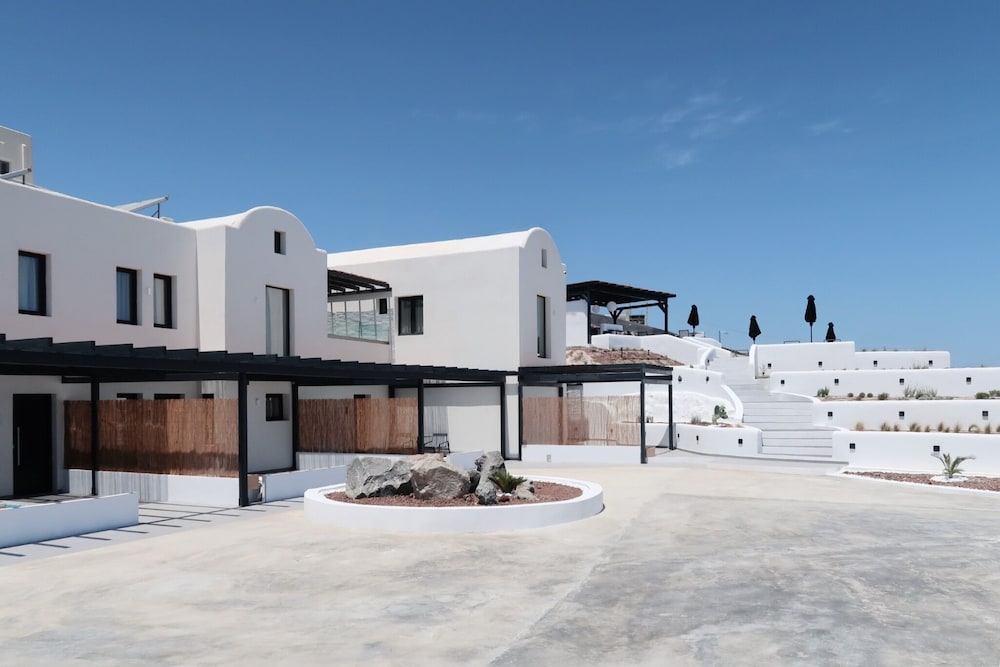 Blé Suites Santorini