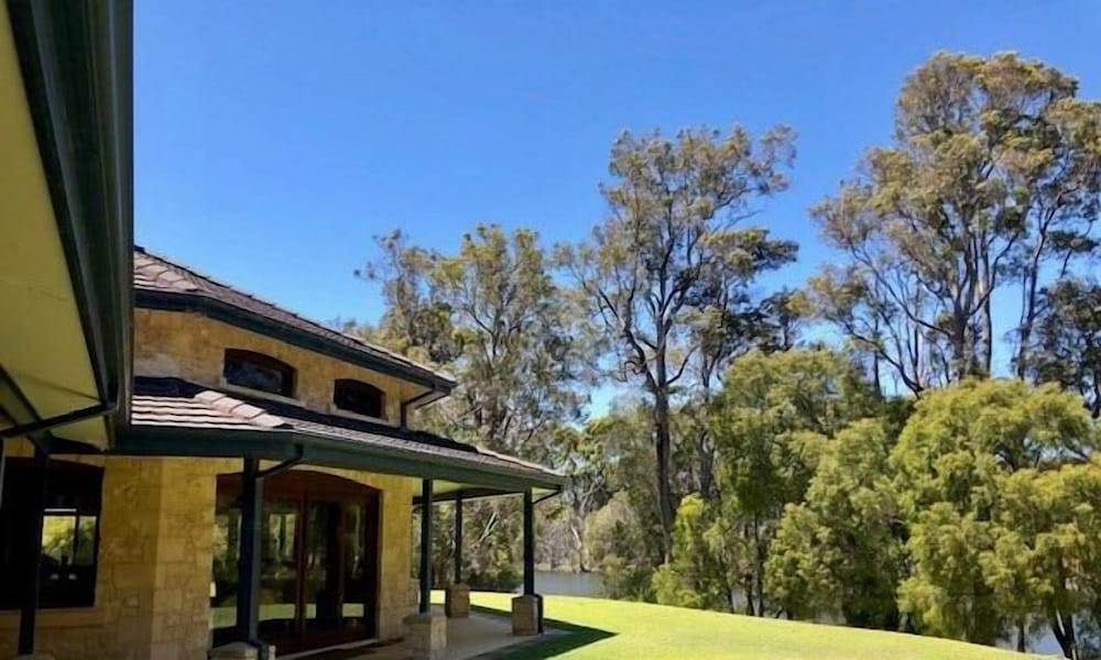 Harmony Forest Accommodation and Vineyard