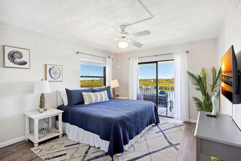 Bayshore Yacht & Tennis 409 - Premier