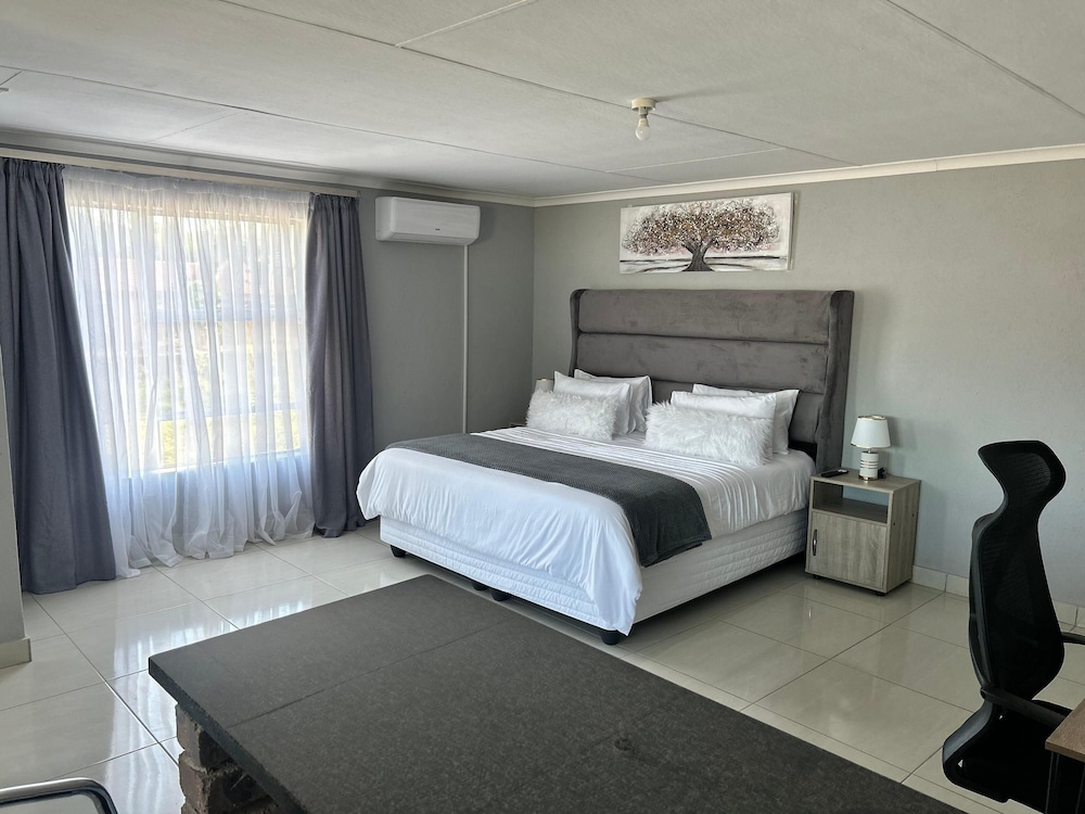 Silalise Lodge