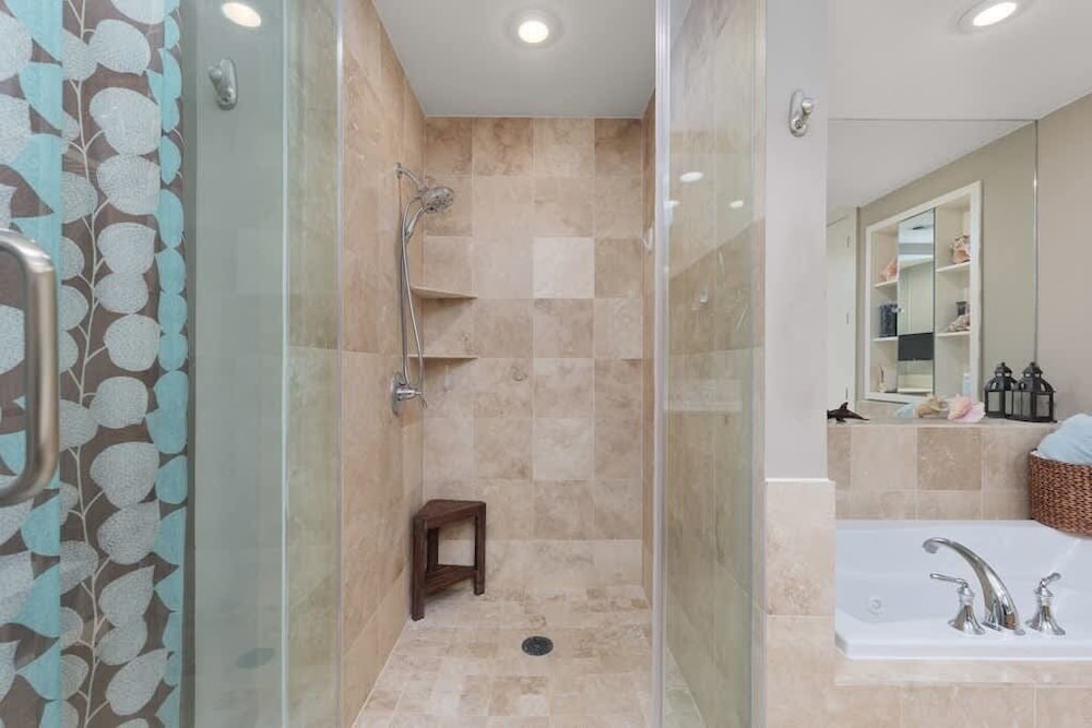 Stunning 17th Floor Spacex Direct Views Luxe 3 Bedroom Apts