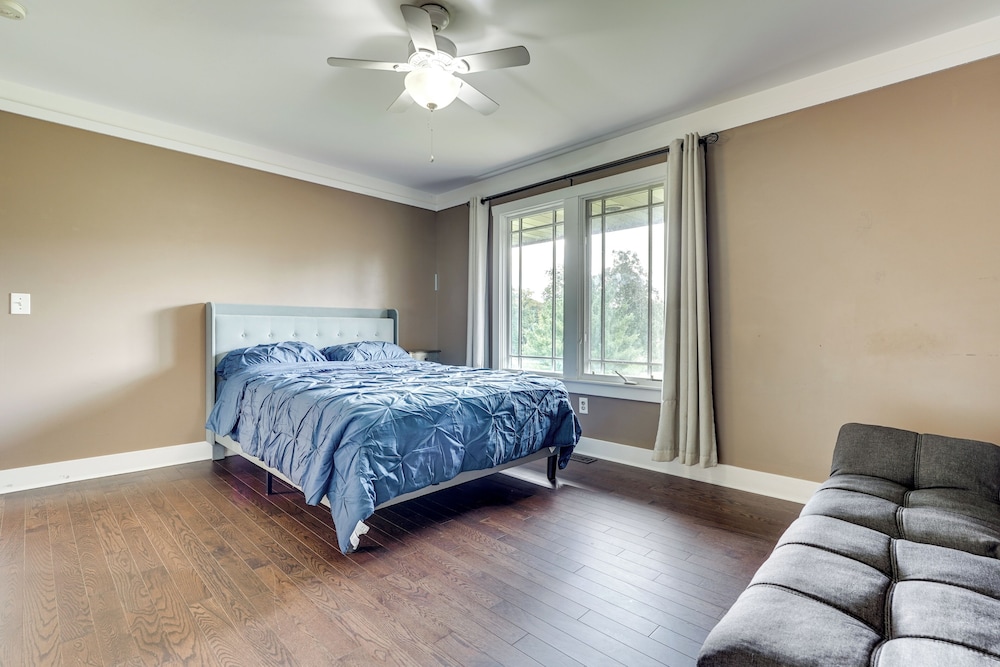 Spacious Family Getaway: 8 Mi to Main St Ann Arbor