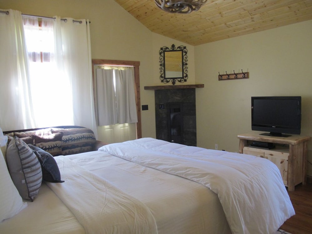 Convict Lake Resort