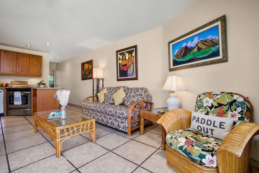 Waiohuli Beach Hale Ocean View Condos with Parking