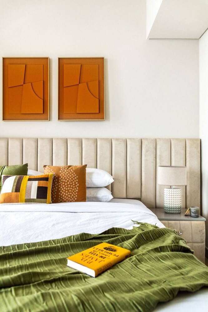 Luxury 2BR at Harbour Gate
