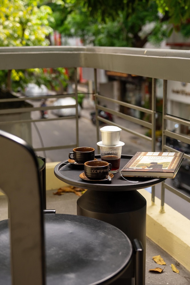 The Train Street Residence Ly Nam De