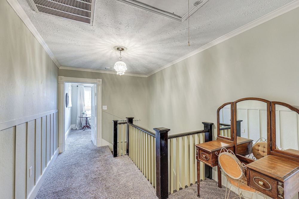 Walk to Dtwn Texarkana: Central Historic Home, photo 21