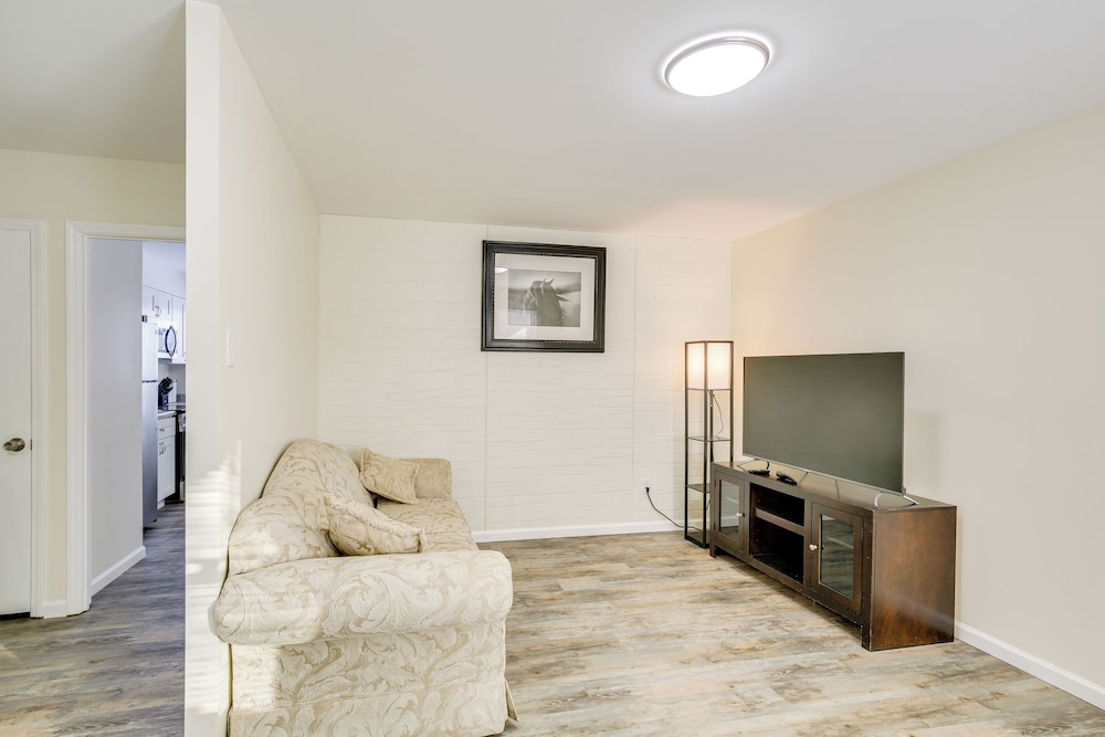 9 Mi to Forest Park: Pet-friendly Home in St Louis