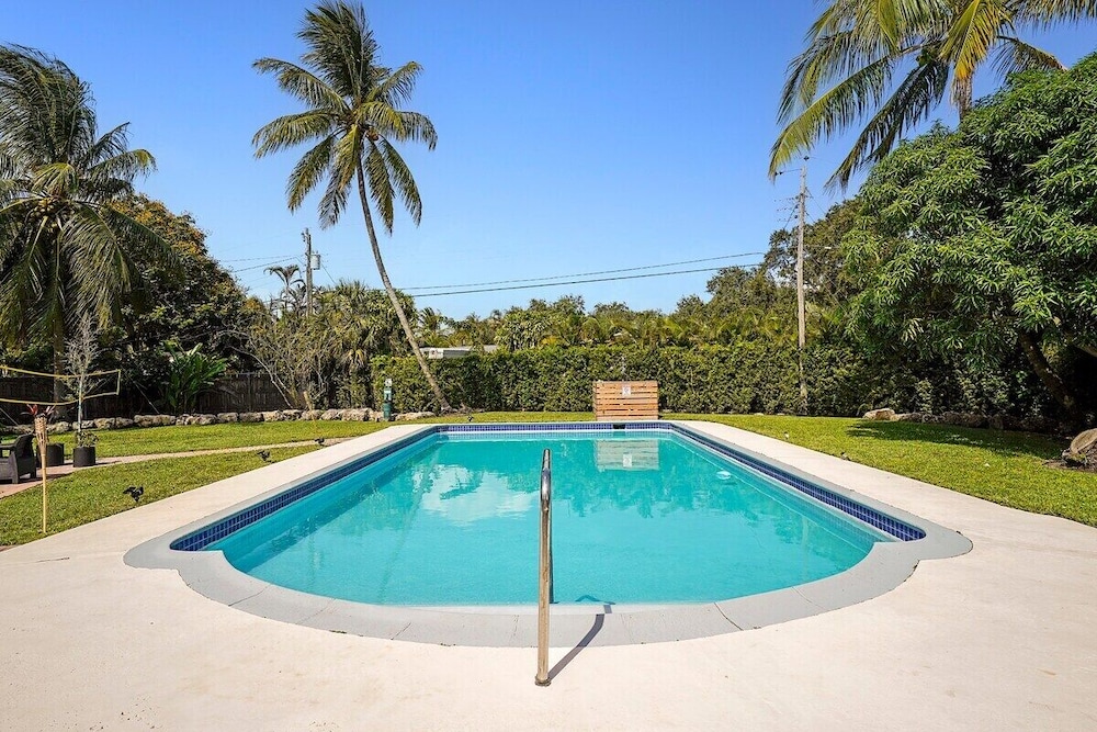 332 Wilton Manors in Wilton Manors