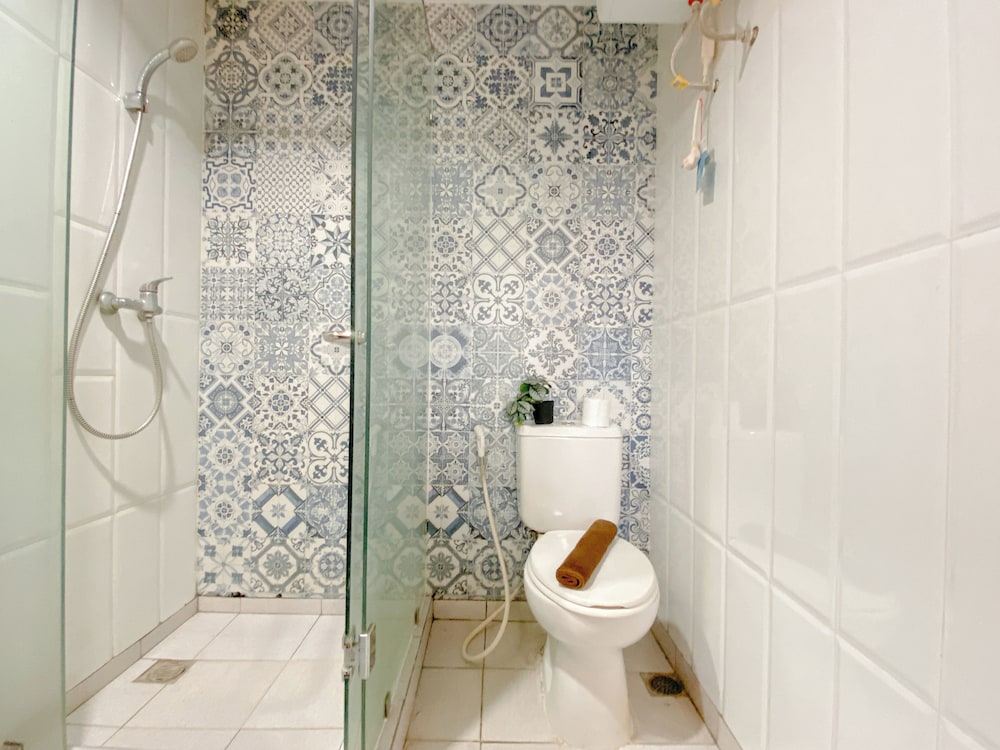 Warm Neutral Look Studio Apartment Ambassade Kuningan