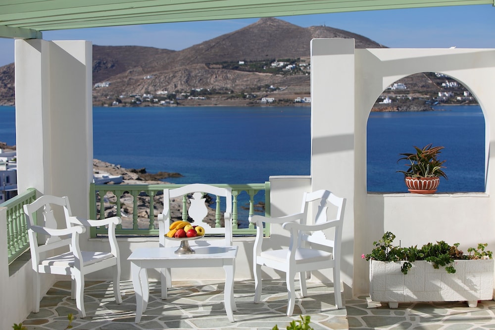 Villa Isabella Studios & Suites
