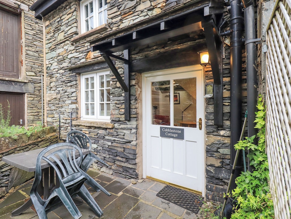 Cobblestone Cottage