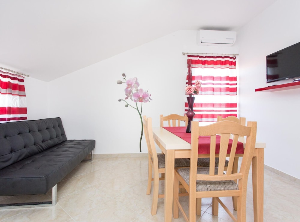 Scenic Elegant Apartments Krk With Balcony and Pool