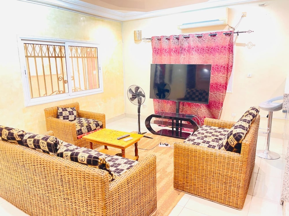 Room-luxury Furnished Room No1