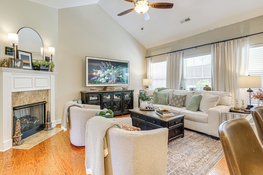 Private Patio: Residential Condo in Cleveland!