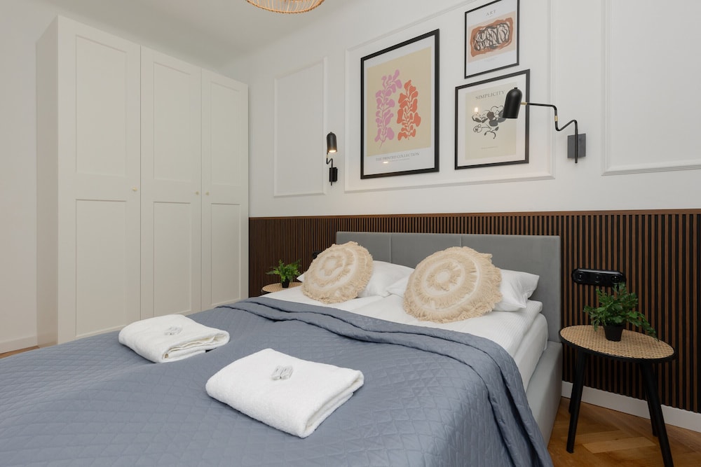 Stylish Apartment Nowolipie by Renters view 4