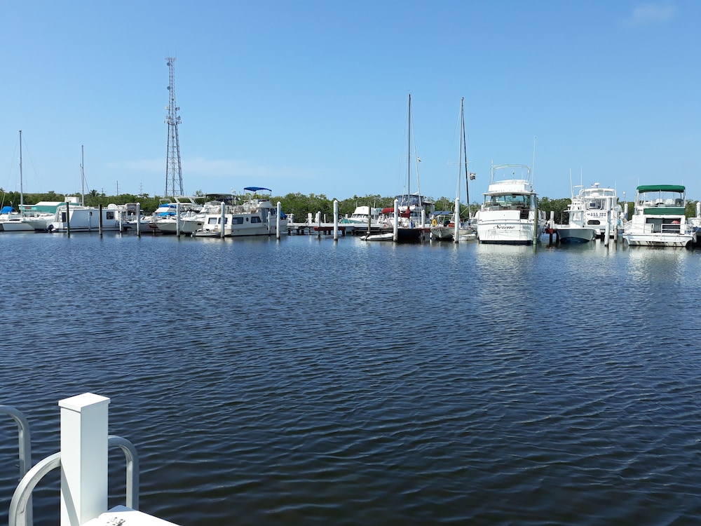 Mangrove Marina and Resort Aqualodge Houseboats