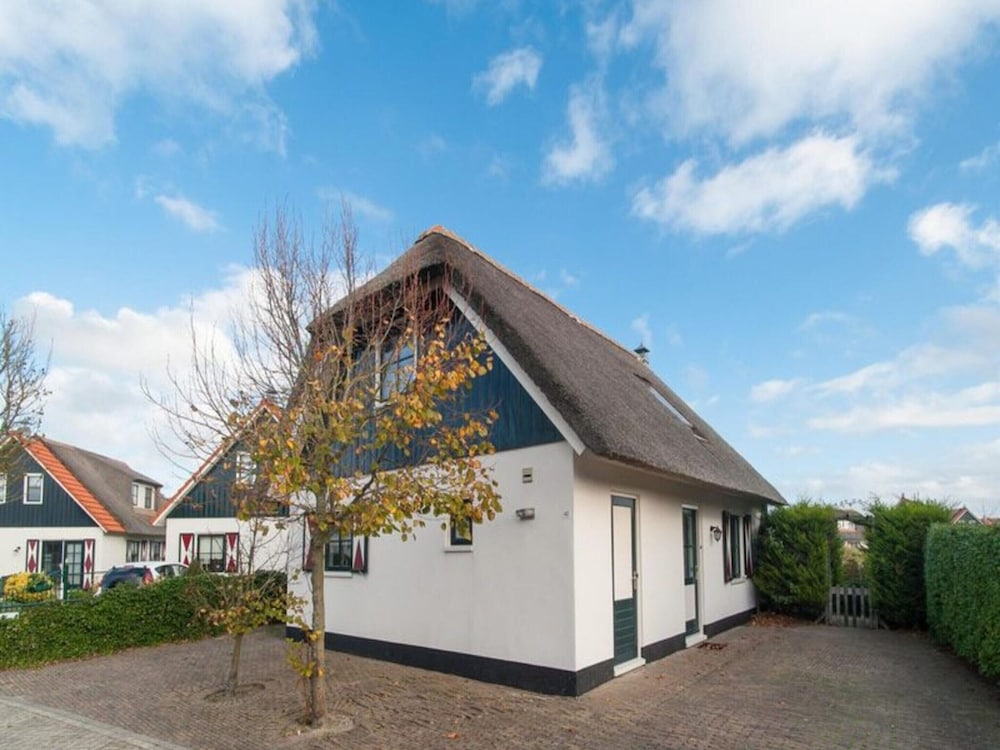 Villa With View Over the Park De Buitenplaats