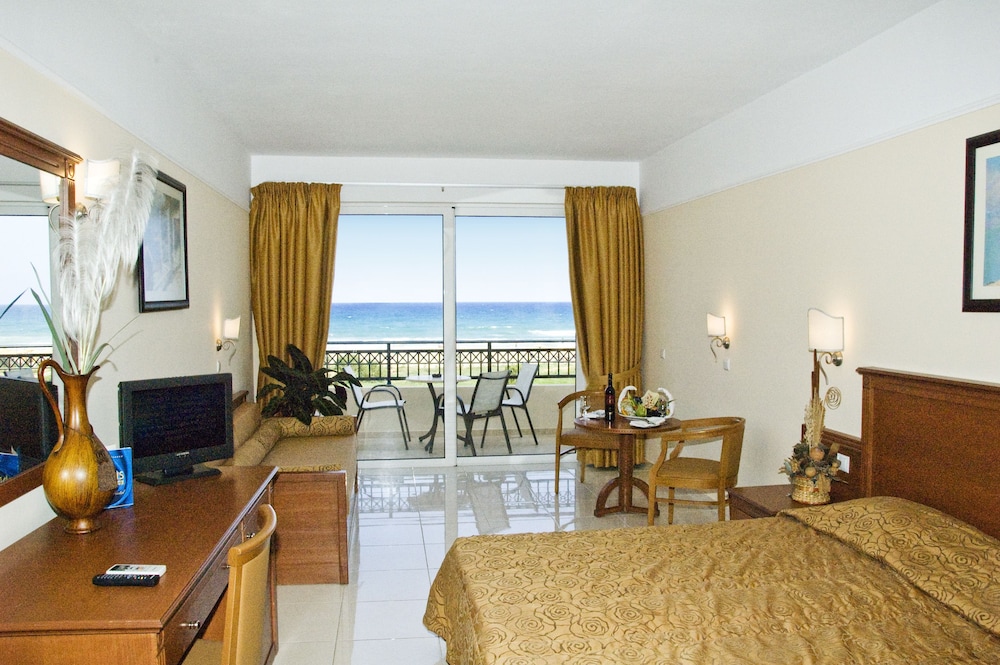 Vantaris Palace photo 3