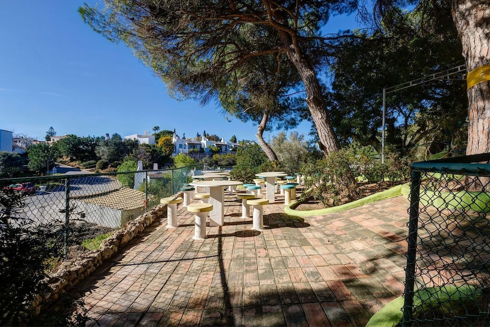 C28 Q P Amazing House Nested in the Heart of Ca
