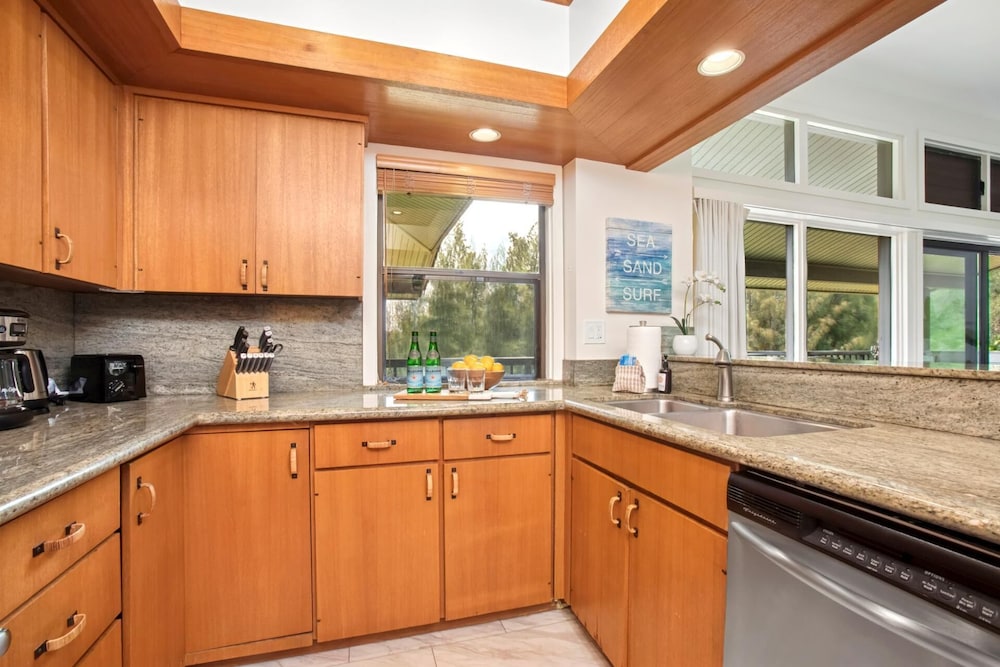 Kapalua Ridge Villas 2 Free Rental Cars KBM Resorts Cozy Villa 2 Units, 4 Bedrooms Ml-1173