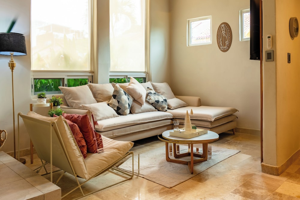 Family Condo with 3 BDR Pool & Hot tub