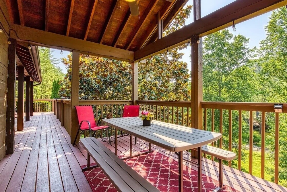 Tennessee Risky 3 Bedroom Cabin