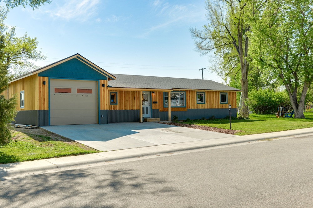 Family-friendly Lander Home Rental: Yard, Patio! - Property Image 3