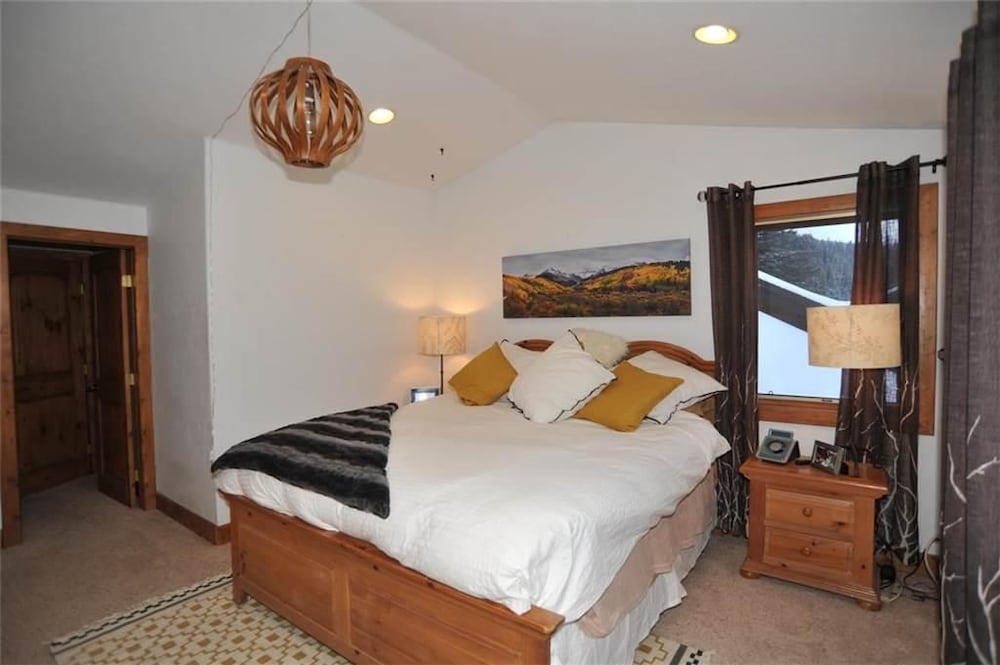 400 Whispering Pines Circle Private Home with Hot Tub