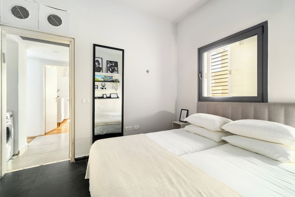 Allenby Urban Living Apartments by Sea N Rent