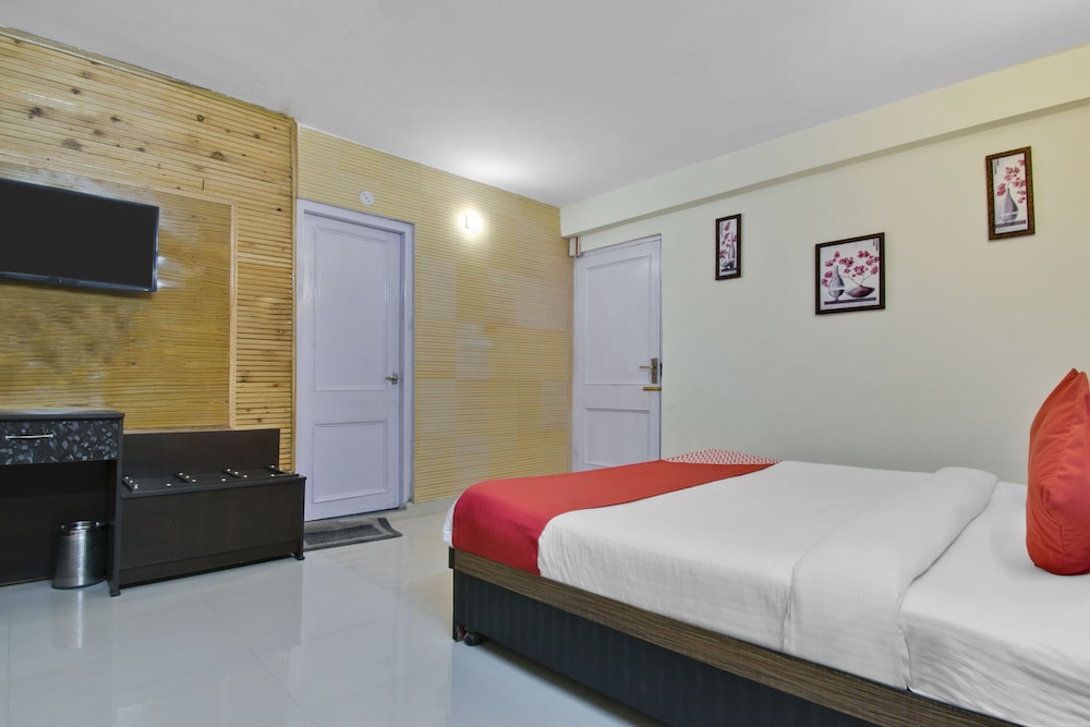 Capital O 11741 Hotel Nest