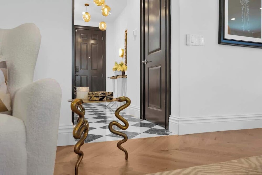 @marbella Lane - Stylish Dream Home in RMV w/ Pool
